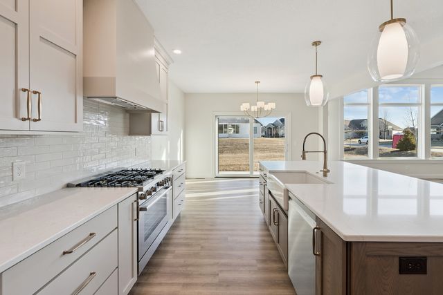 6501 BLACKBIRD Lane, Bettendorf, IA 52722