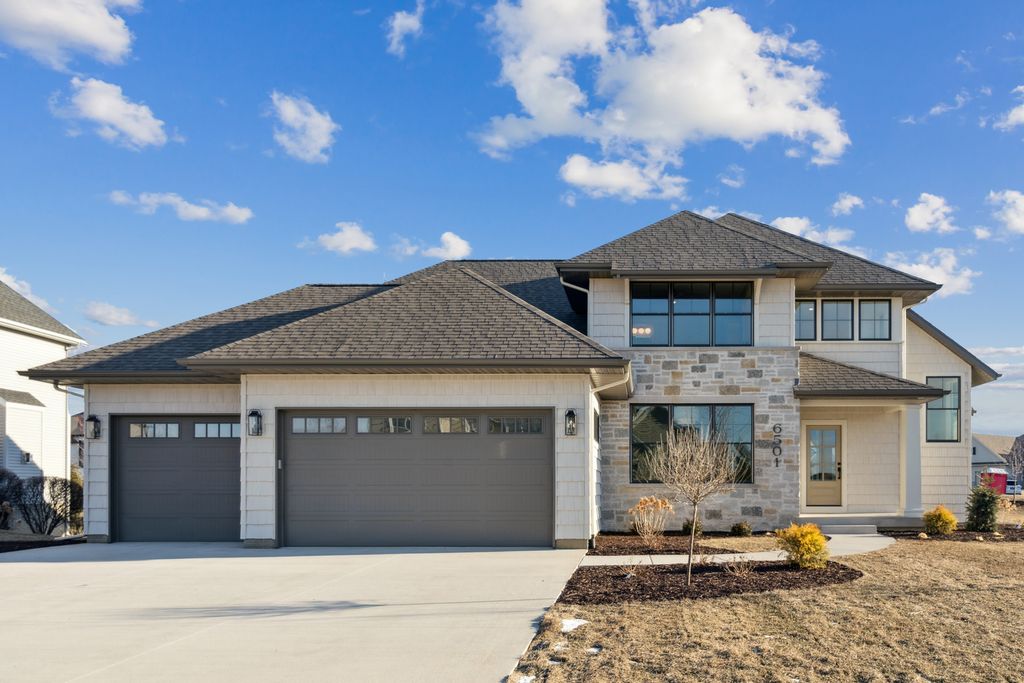 6501 BLACKBIRD Lane, Bettendorf, IA 52722