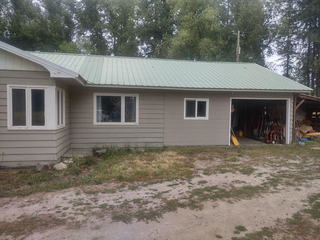 4439 Whittier Rd, Clayton, WA 99110