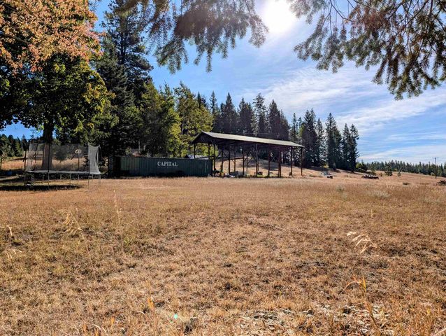 4439 Whittier Rd, Clayton, WA 99110
