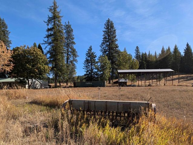 4439 Whittier Rd, Clayton, WA 99110