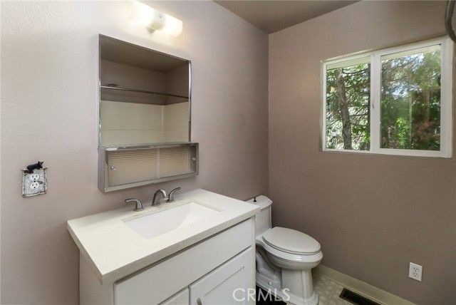 5291 Orchard Dr, Wrightwood, CA 92397