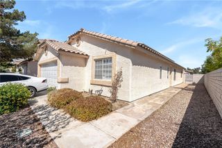 8920 Iron Hitch Avenue, Las Vegas, NV 89143