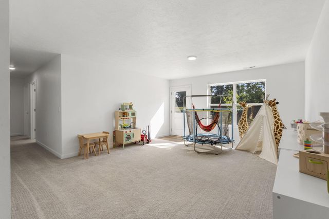 108 N Bison Court, Nixa, MO 65714