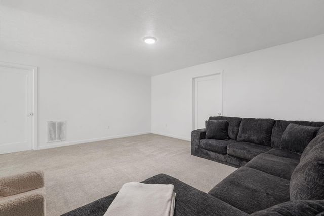 108 N Bison Court, Nixa, MO 65714