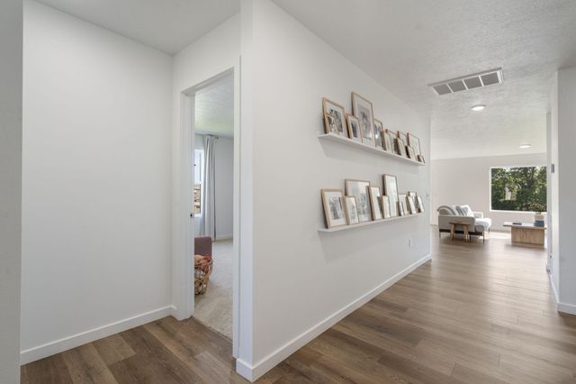 108 N Bison Court, Nixa, MO 65714