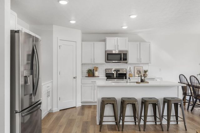 108 N Bison Court, Nixa, MO 65714