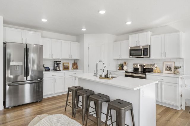 108 N Bison Court, Nixa, MO 65714