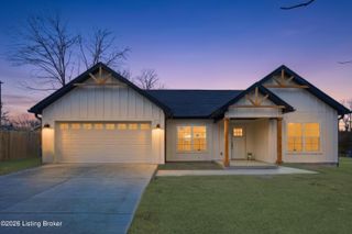 1606 Betances Ct, La Grange, KY 40031