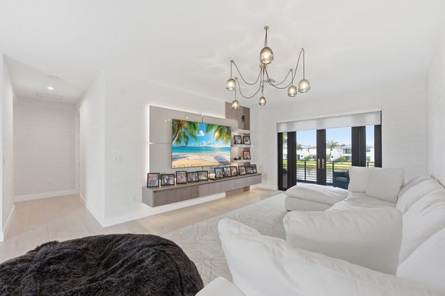 8568 Crystal Downs Avenue, Boca Raton, FL 33434