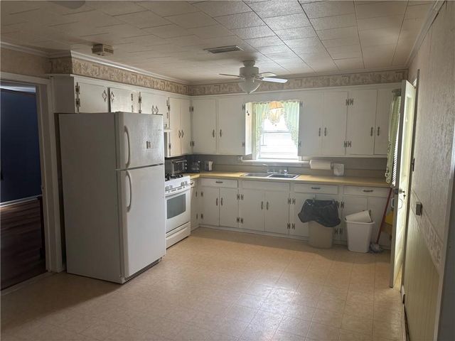 124 KASTANEK Road, Deville, LA 71328