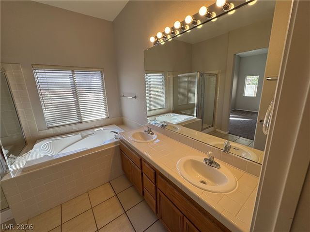 14 MESQUITE VILLAGE Circle, Henderson, NV 89012