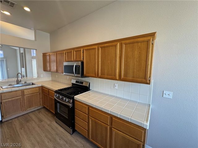 14 MESQUITE VILLAGE Circle, Henderson, NV 89012
