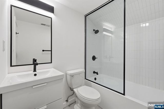 73 Macarthur Avenue, Lodi, NJ 07644