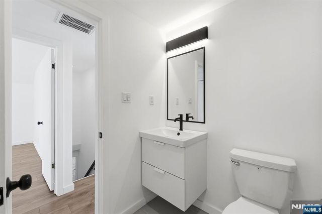 73 Macarthur Avenue, Lodi, NJ 07644