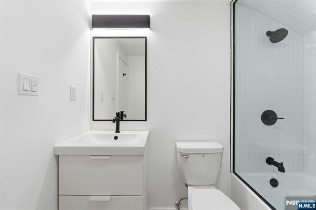 73 Macarthur Avenue, Lodi, NJ 07644