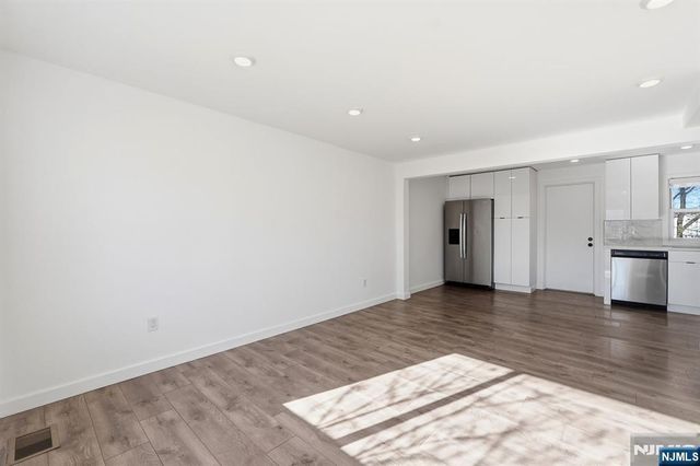 73 Macarthur Avenue, Lodi, NJ 07644