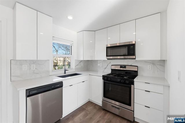 73 Macarthur Avenue, Lodi, NJ 07644