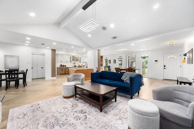 8608 Donna Gail DR, Austin, TX 78757