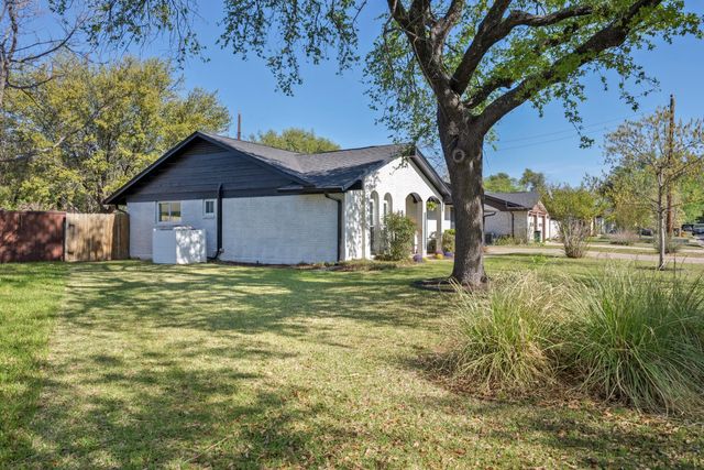 8608 Donna Gail DR, Austin, TX 78757