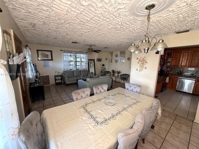 5632 SW 19th St, West Park, FL 33023