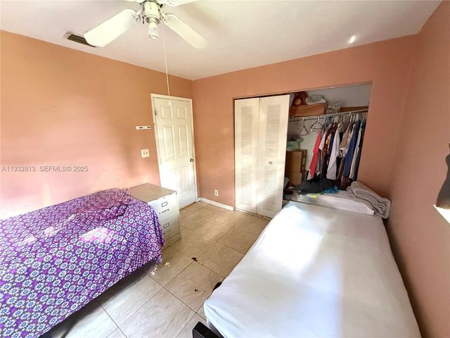 5632 SW 19th St, West Park, FL 33023