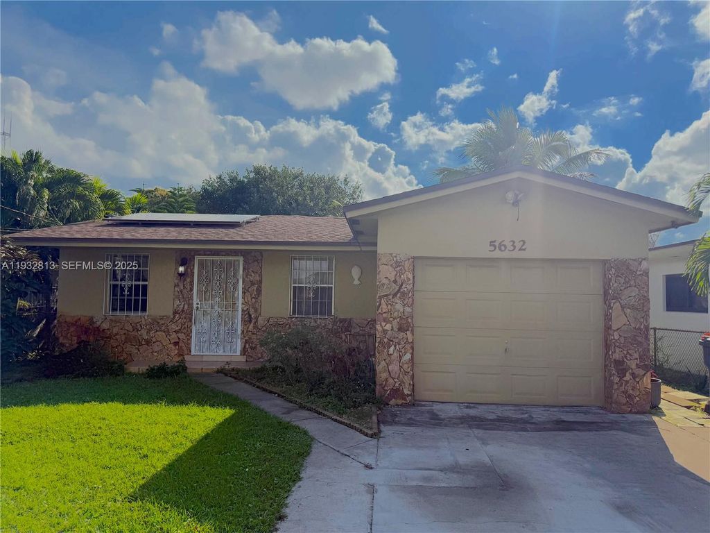 5632 SW 19th St, West Park, FL 33023