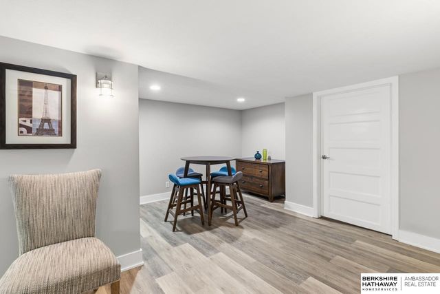 307 N 91st Street, Omaha, NE 68114