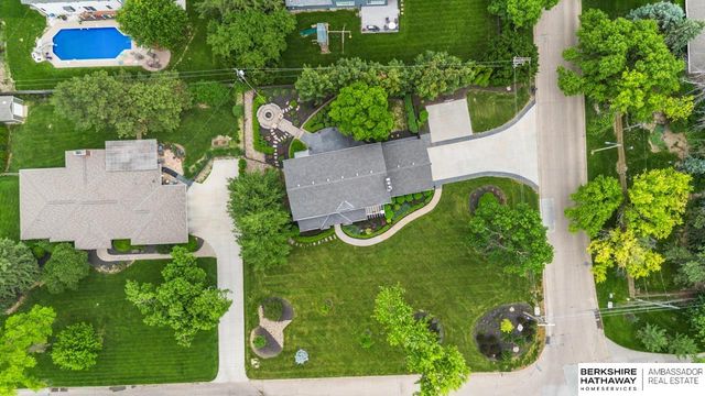 307 N 91st Street, Omaha, NE 68114