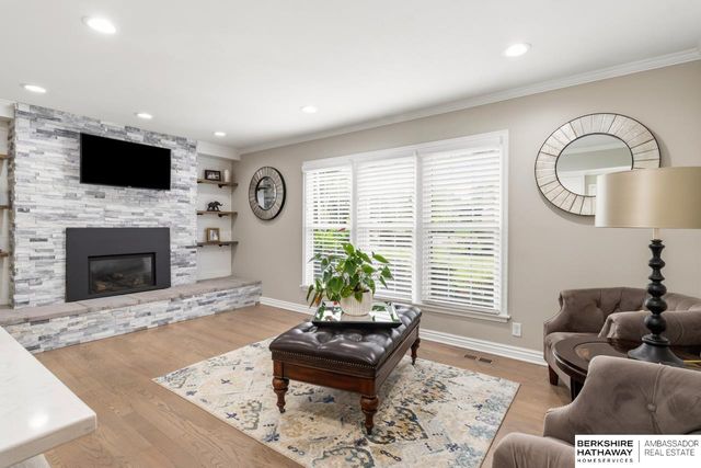 307 N 91st Street, Omaha, NE 68114
