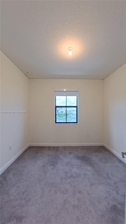 Image 21 of property listing at 3410 W 112th Pl, Hialeah, FL 33018