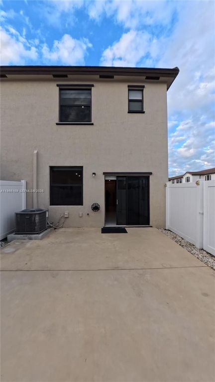 Image 26 of property listing at 3410 W 112th Pl, Hialeah, FL 33018