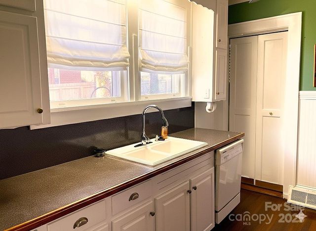 1051 Pee Dee Avenue, Albemarle, NC 28001