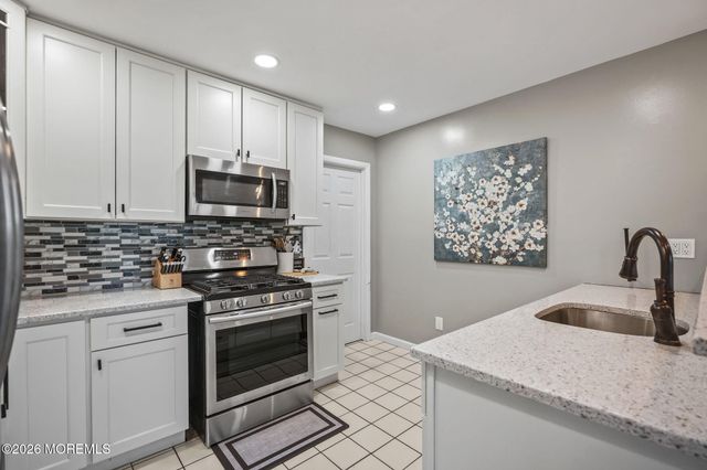 2 Oyster Creek Drive, Keyport, NJ 07735