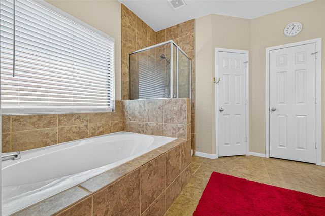 6222 Oxford Lake Drive, Rosenberg, TX 77471