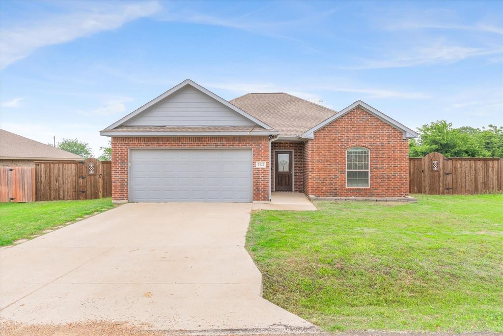 2422 Abigail Lane, Mabank, TX 75147