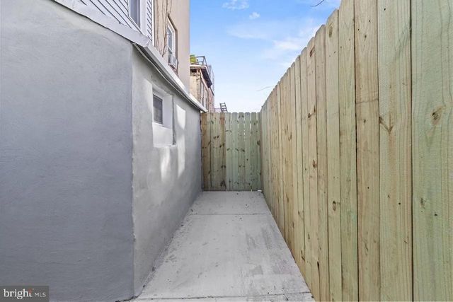 2114 N 8TH ST, Philadelphia, PA 19122