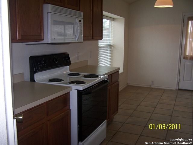 15803 Borwick Ln, Selma, TX 78154