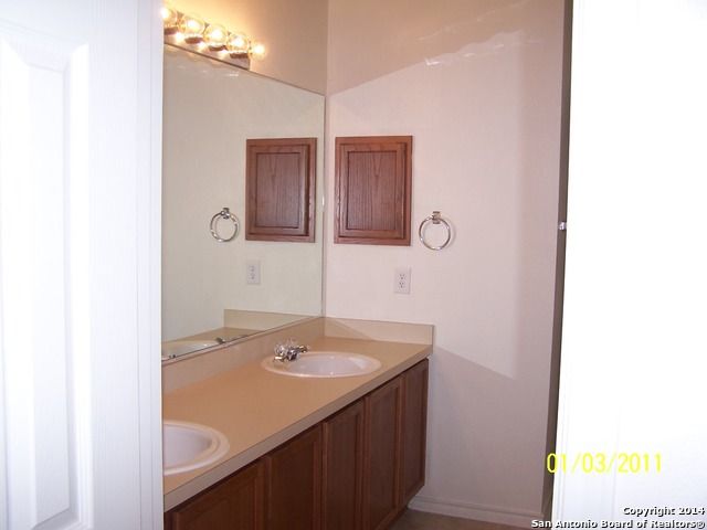 15803 Borwick Ln, Selma, TX 78154