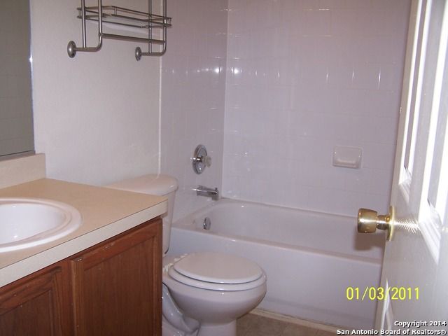 15803 Borwick Ln, Selma, TX 78154