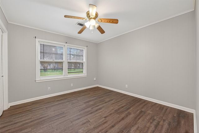 515 24th Avenue N, Texas City, TX 77590