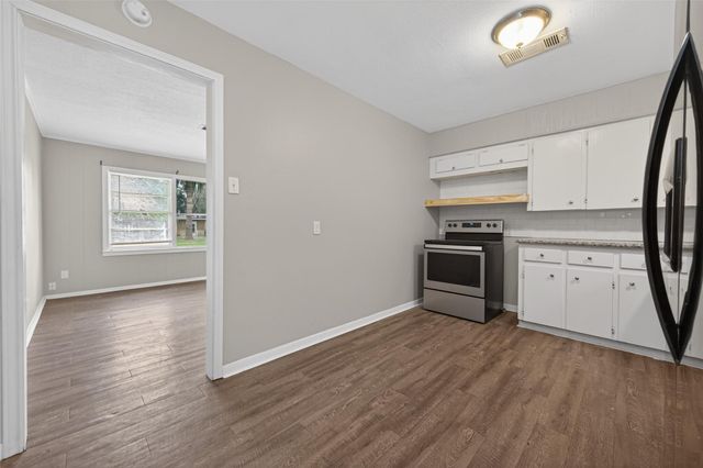 515 24th Avenue N, Texas City, TX 77590