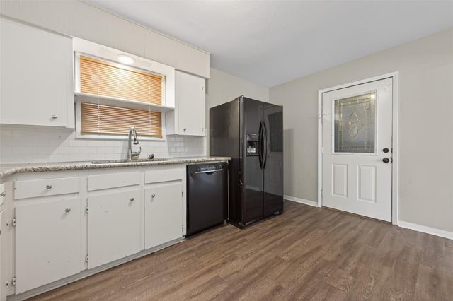 515 24th Avenue N, Texas City, TX 77590