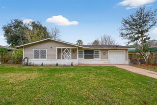 515 24th Avenue N, Texas City, TX 77590