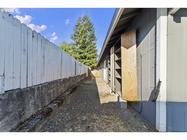 6910 Se 92ND Ave, Portland, OR 97266