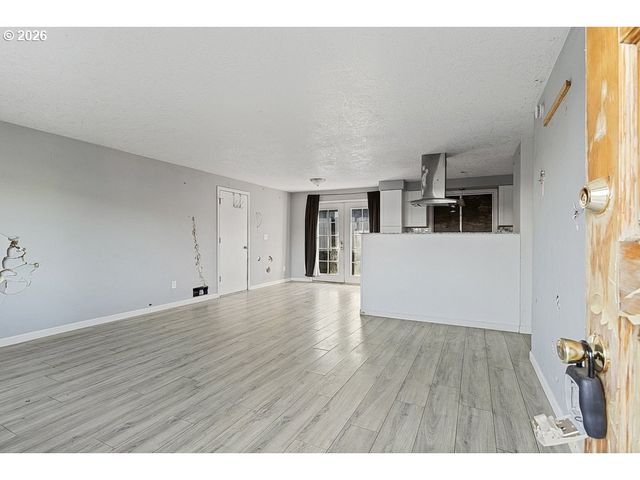 6910 Se 92ND Ave, Portland, OR 97266