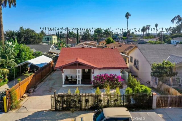3204 W 27th St, Los Angeles, CA 90018