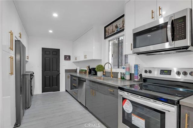 3204 W 27th St, Los Angeles, CA 90018
