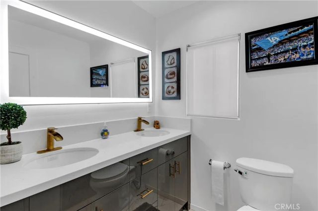 3204 W 27th St, Los Angeles, CA 90018