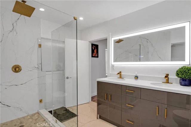 3204 W 27th St, Los Angeles, CA 90018